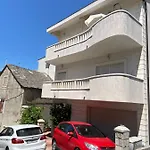 Pensión Ivamia 3*