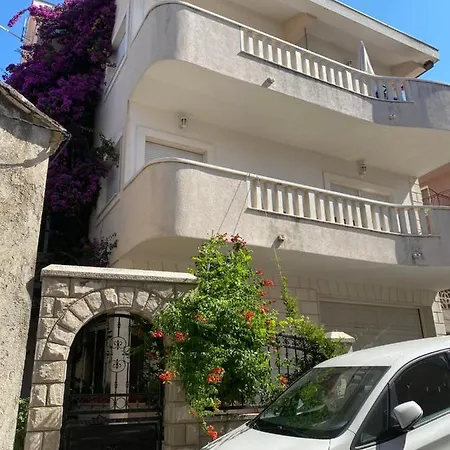 Petra I Igor 3* Makarska