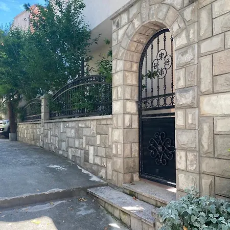 Petra I Igor Gasthuis Makarska